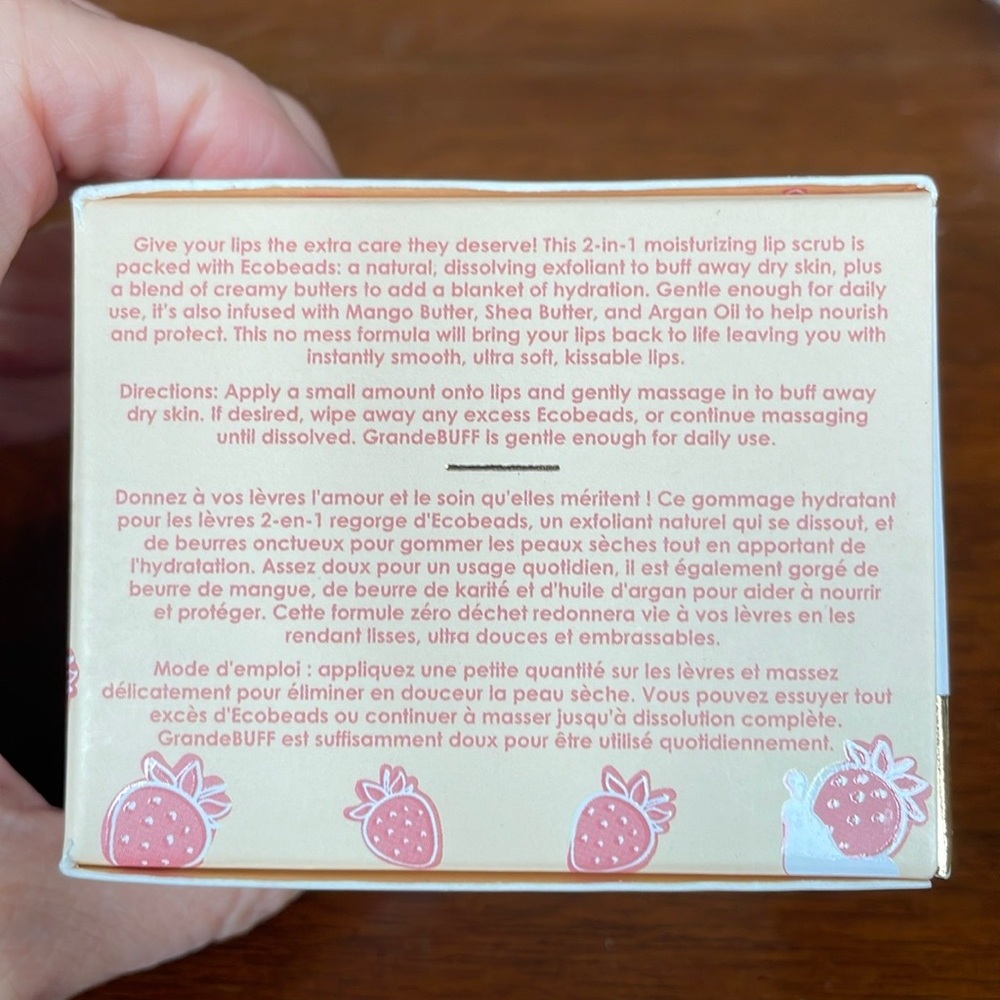 Moisturizing lip scrub - Picture 2 of 6